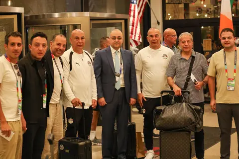قنصل مصر في هيوستن يستقبل بعثة المنتخب قبل مواجهة أستراليا بكأس العالم